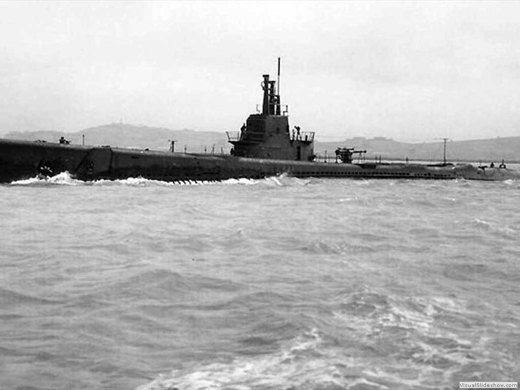 USS Saury (SS-189) off the Mare Island Navy Yard